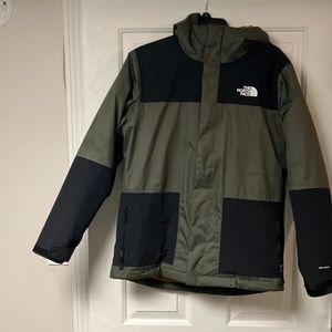 North Face Boys 3 n 1 ski jacket in army green with black, YXL.